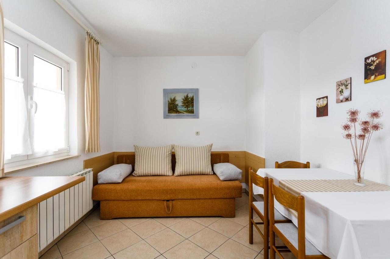 Lovely Sea View House In Malinska Island Krk Luaran gambar