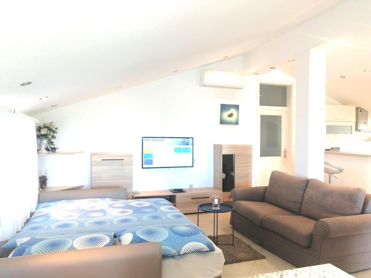 Lovely Sea View House In Malinska Island Krk Luaran gambar